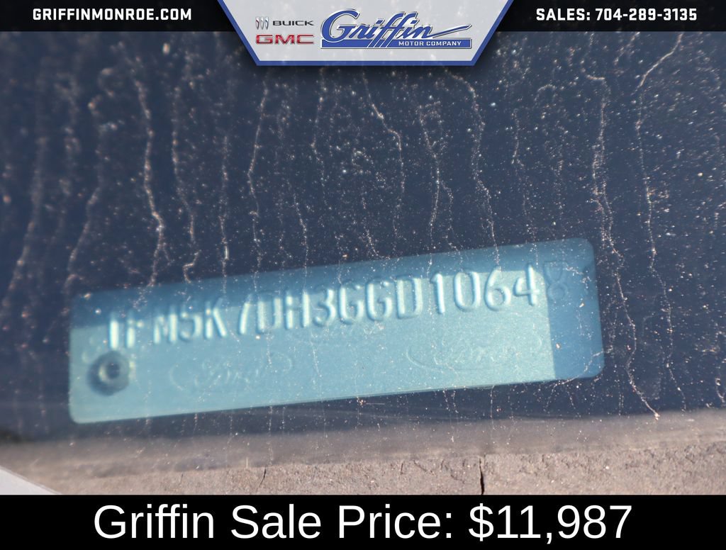 Used 2016 Ford Explorer XLT w/ Equipment Group 202A FWD image 17