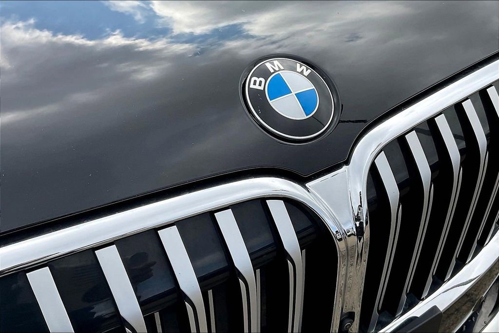 Used 2020 BMW 740i xDrive w/ Cold Weather Package image 33