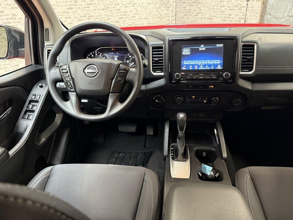 Used 2023 Nissan Frontier SV image 16