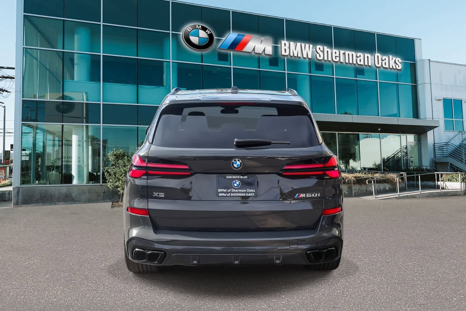 Used 2024 BMW X5 M60i AWD/4WD image 5