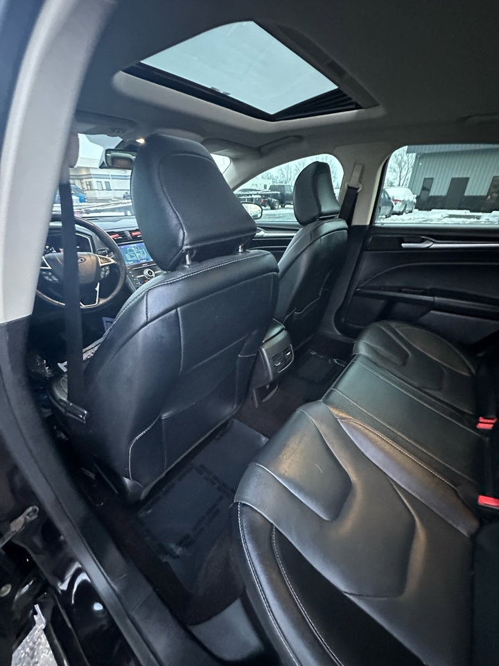 Used 2020 Ford Fusion Titanium image 43