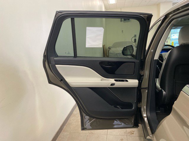 New 2026 Lincoln Aviator AWD image 15