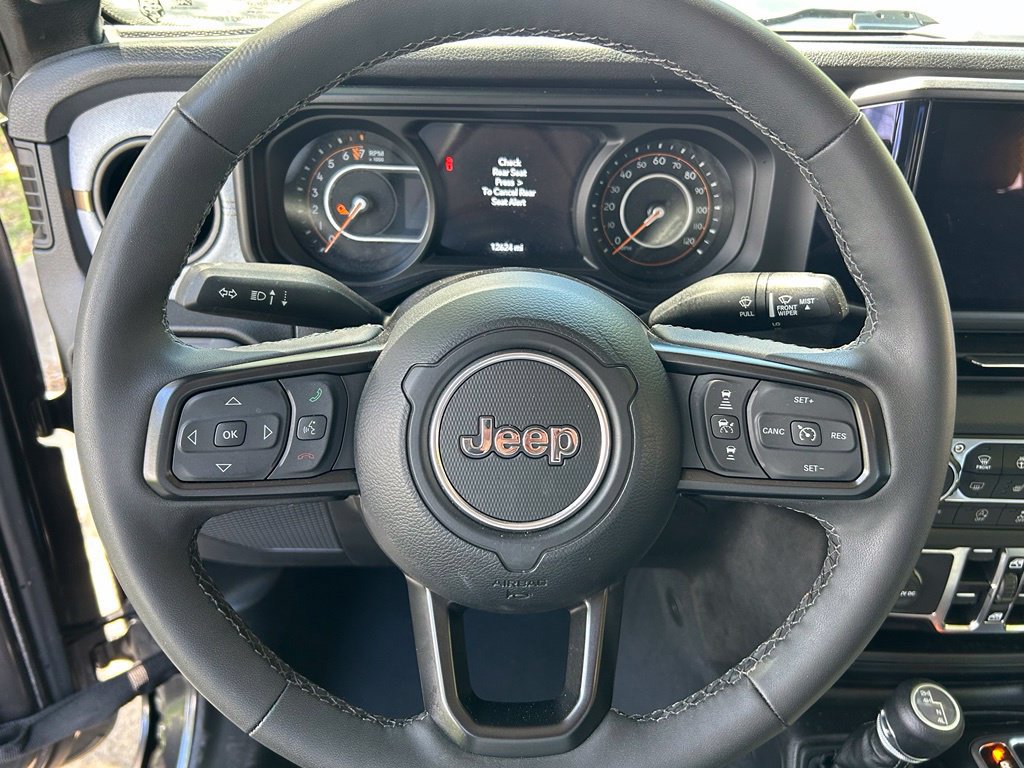 Certified 2025 Jeep Gladiator Sport AWD/4WD image 19