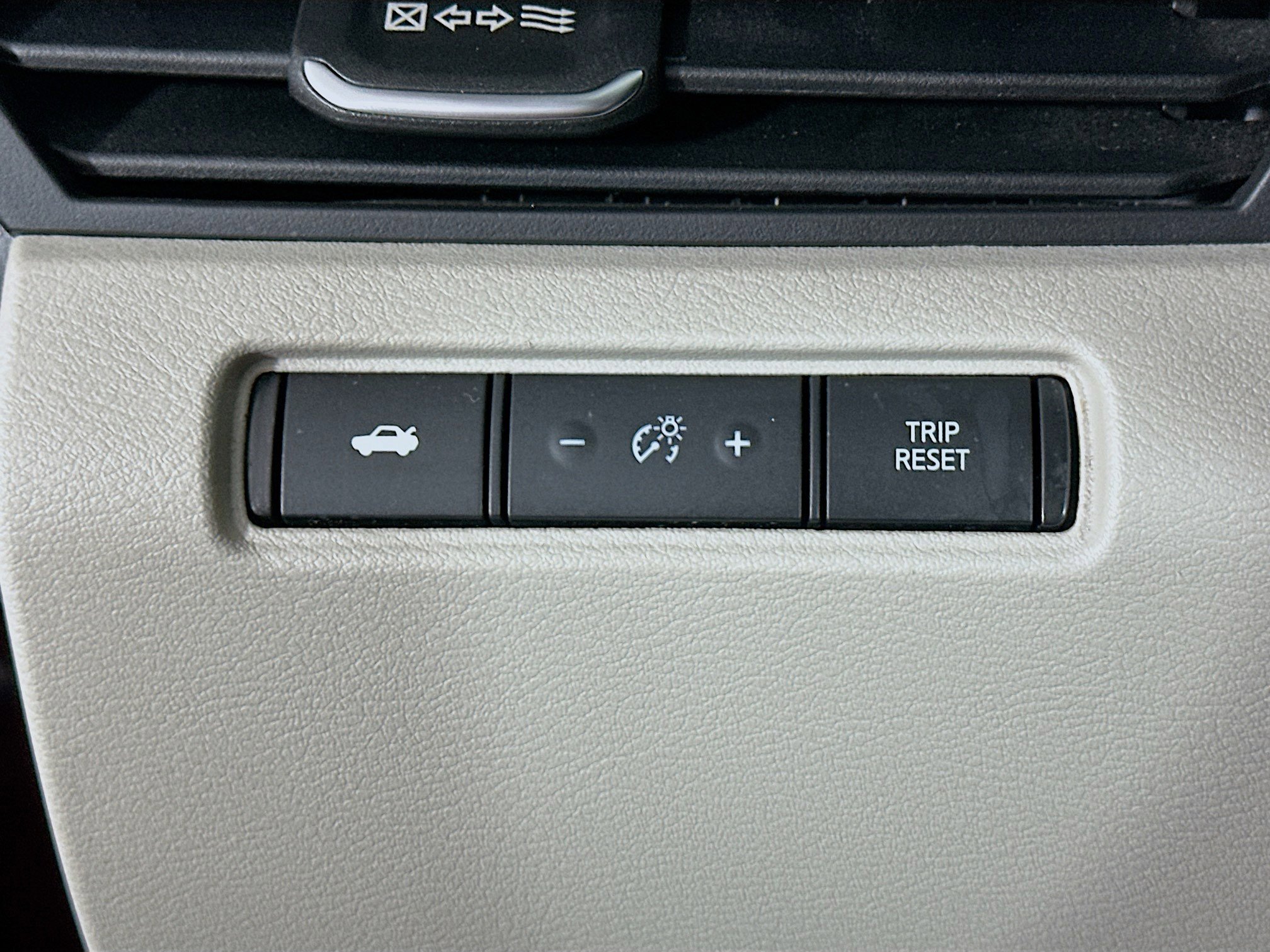 Used 2025 Nissan Altima 2.5 SV image 16