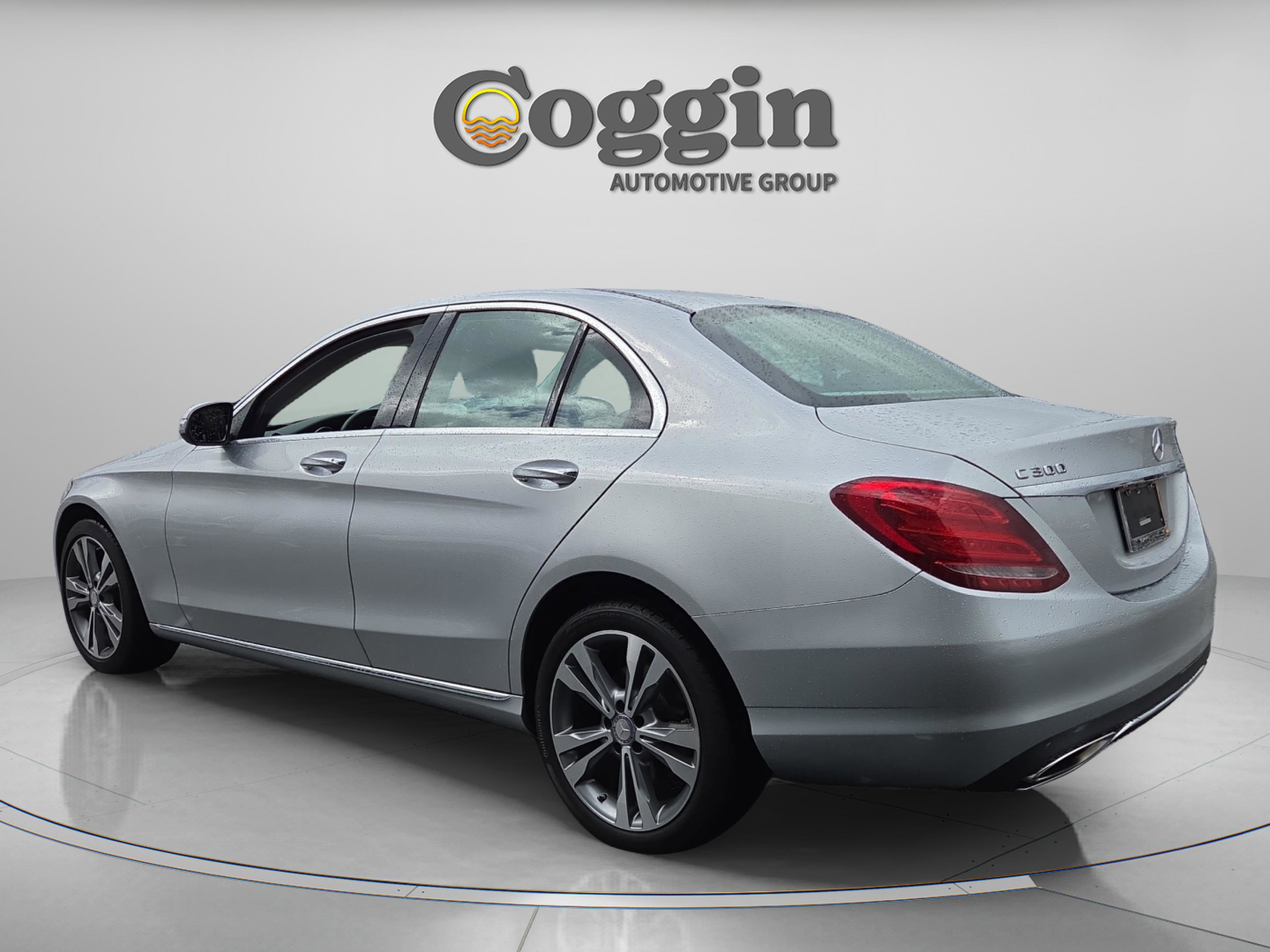 Used 2015 Mercedes-Benz C 300 4MATIC Sedan image 4