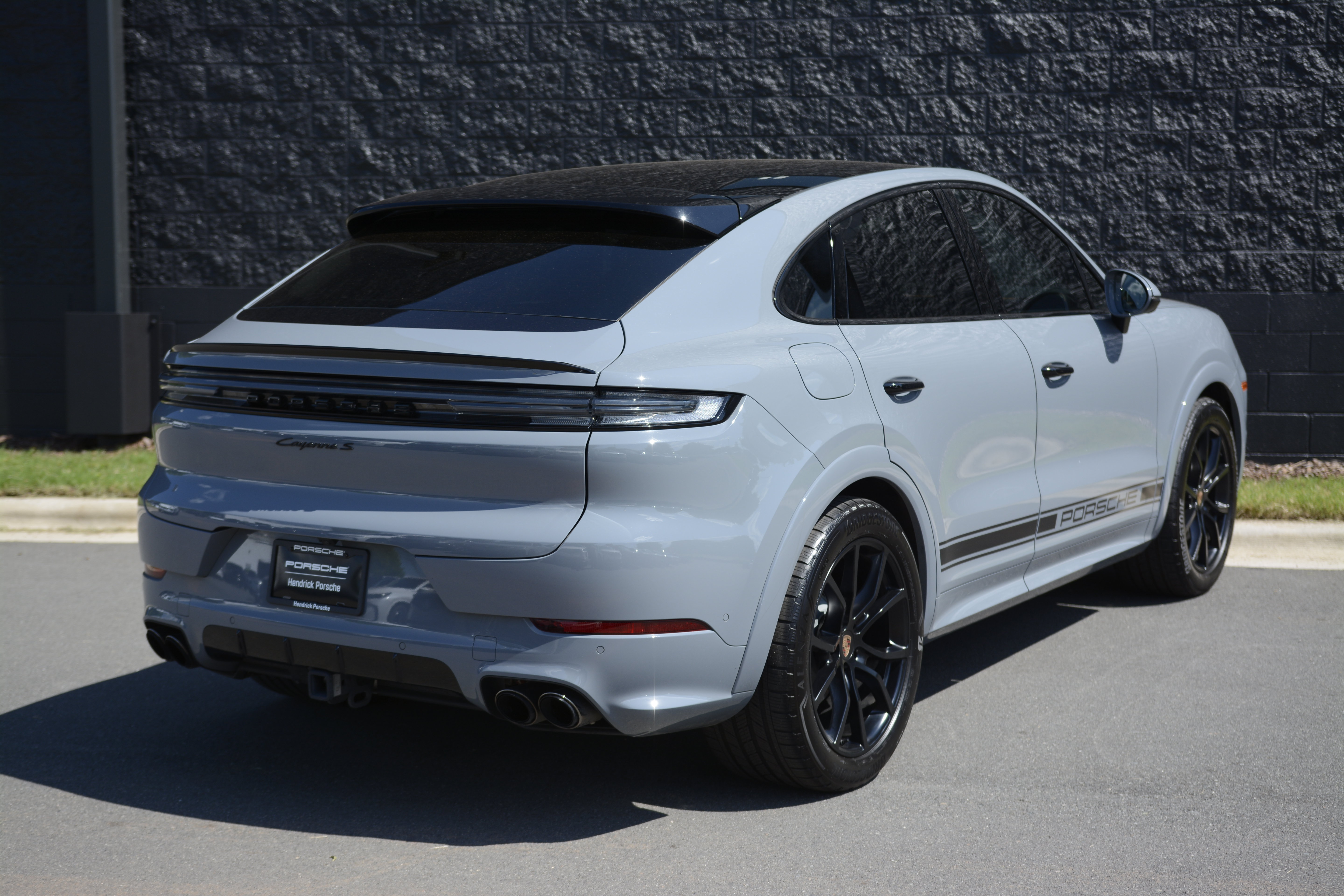Certified 2025 Porsche Cayenne S AWD/4WD image 7