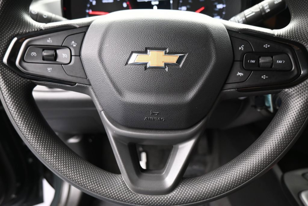 Used 2025 Chevrolet Trax LS FWD image 28