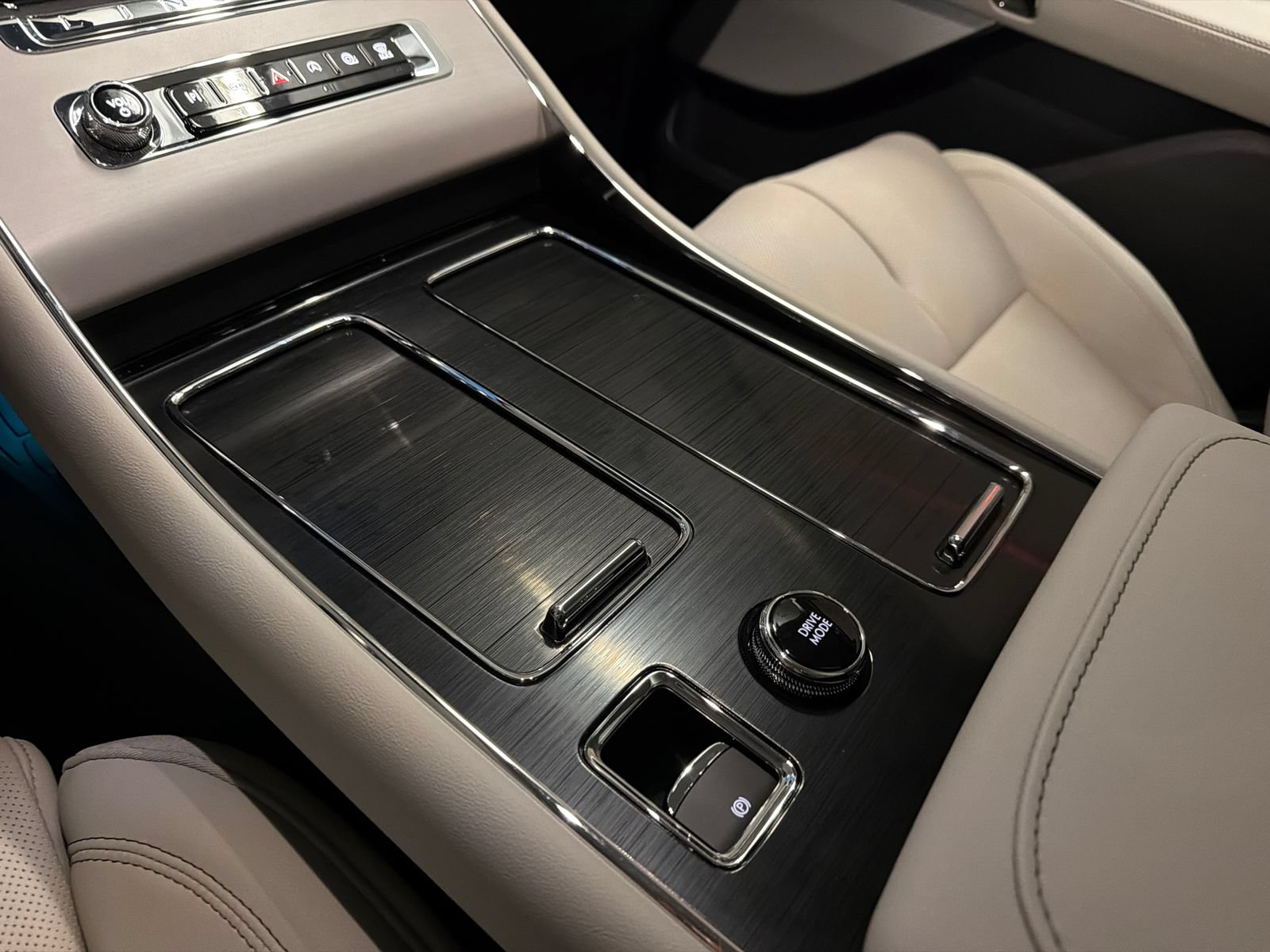 New 2026 Lincoln Aviator Reserve AWD/4WD image 28