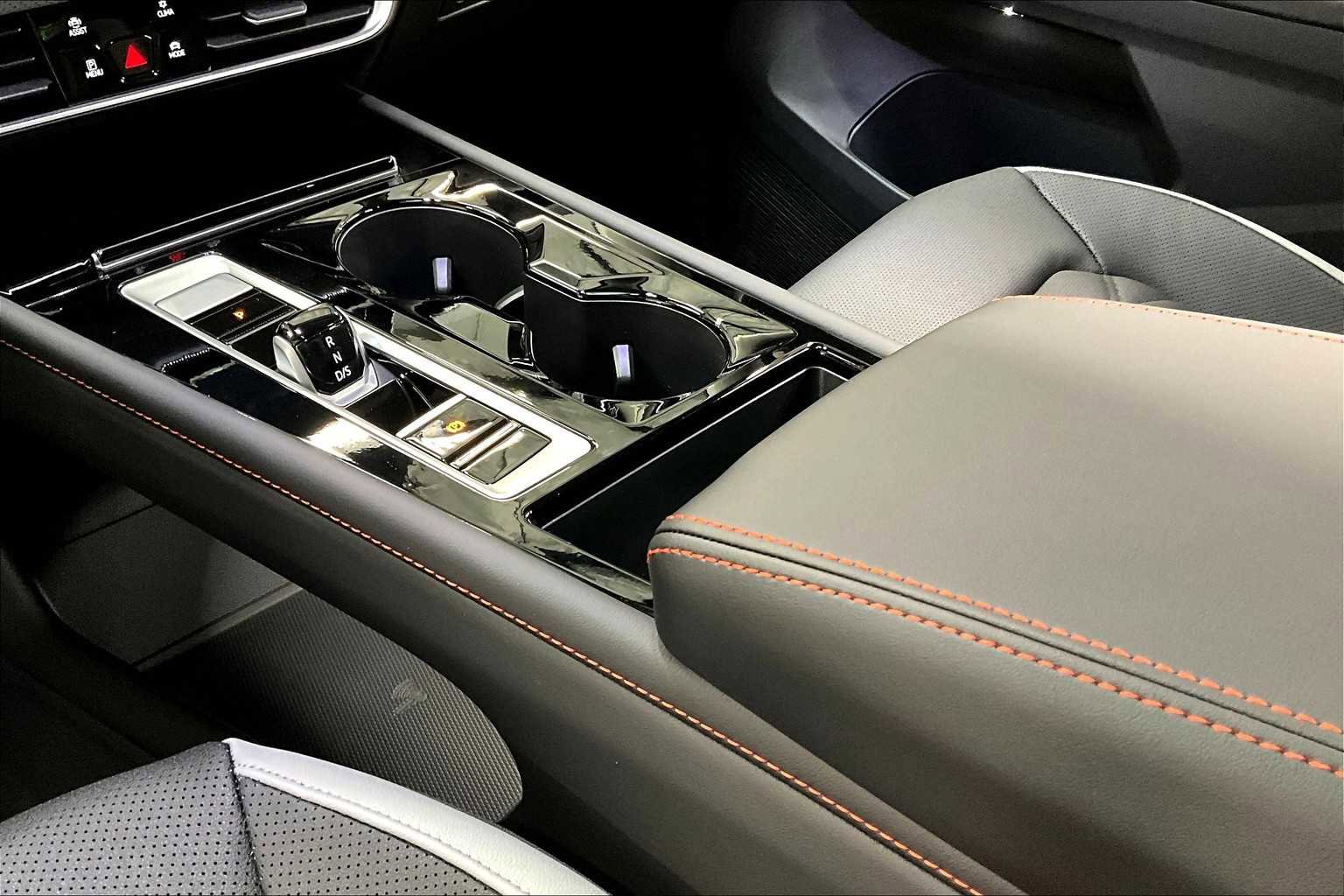 New 2025 Volkswagen Atlas Peak Edition SE image 10