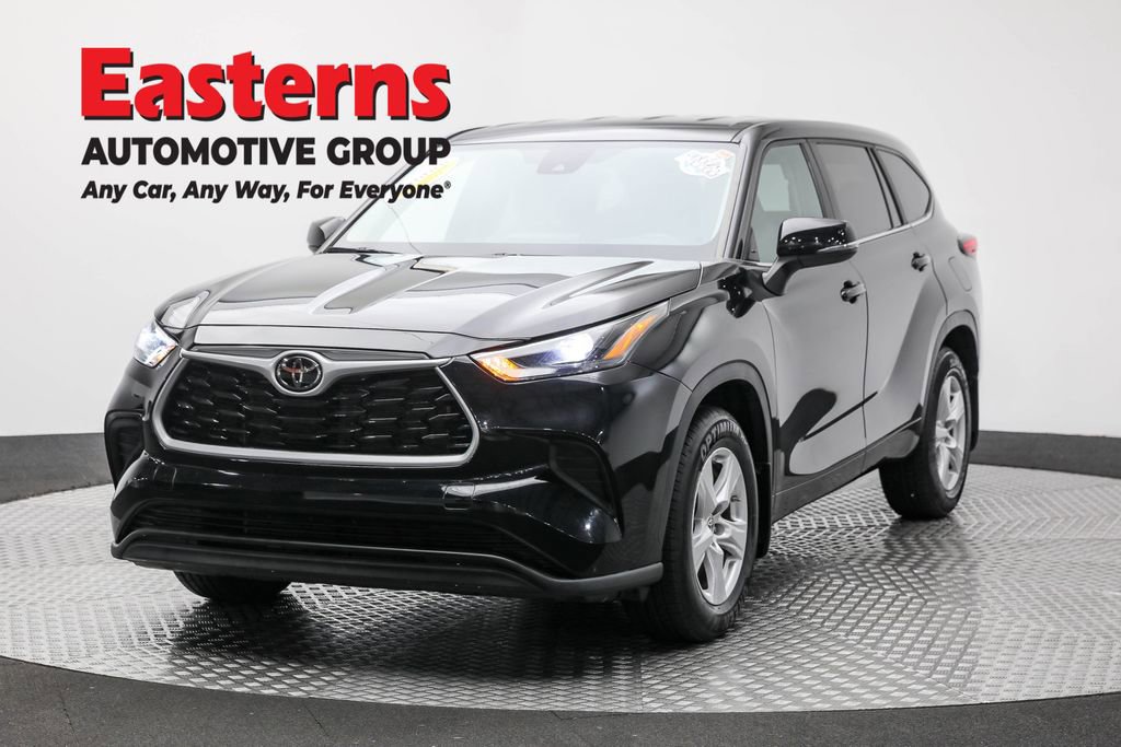 Used 2023 Toyota Highlander L image 1