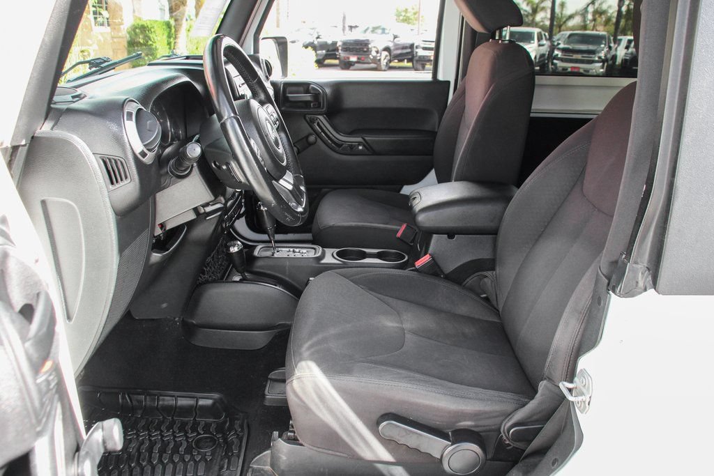 Used 2015 Jeep Wrangler Sport w/ Quick Order Package 24S AWD/4WD image 18
