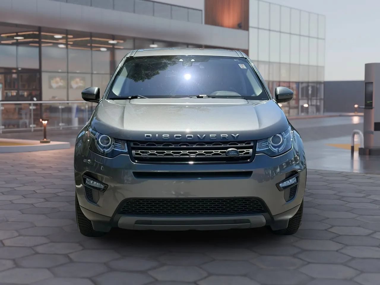 Used 2018 Land Rover Discovery Sport SE AWD/4WD image 9