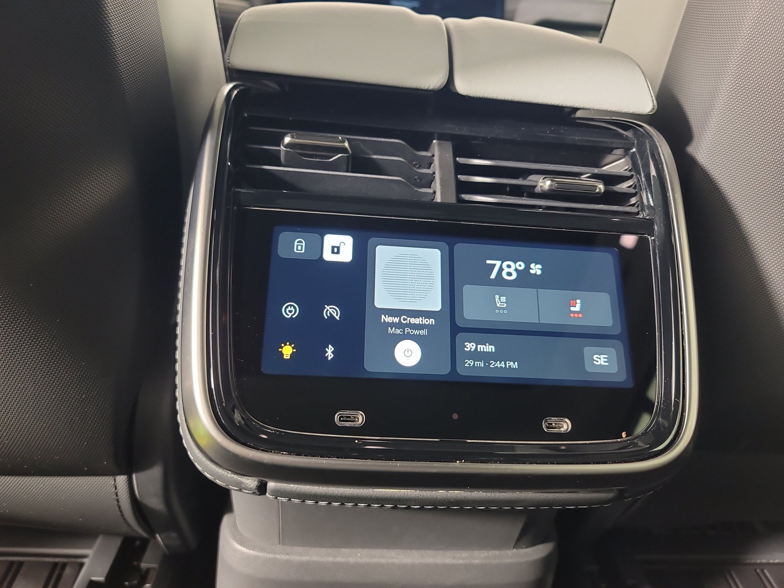 Used 2024 Rivian R1S Adventure AWD/4WD image 30