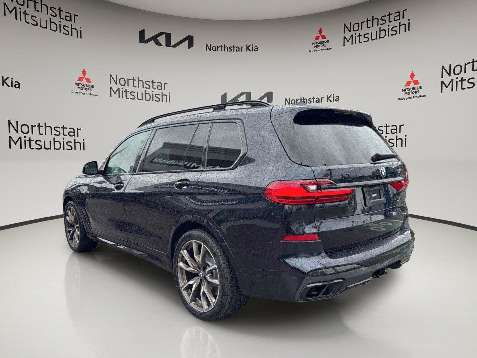 Used 2022 BMW X7 M50i AWD/4WD image 5