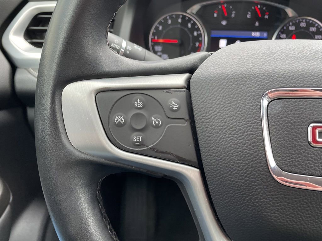 Used 2023 GMC Acadia SLT image 27