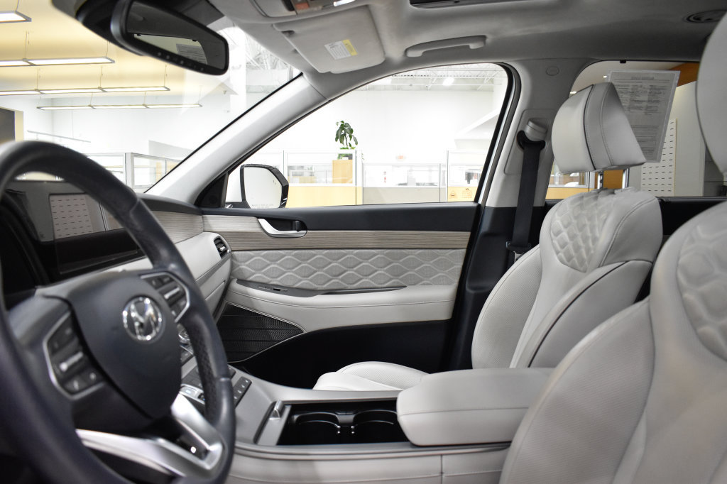 Used 2022 Hyundai Palisade Calligraphy AWD/4WD image 3