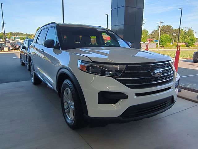 Used 2023 Ford Explorer XLT AWD/4WD image 5
