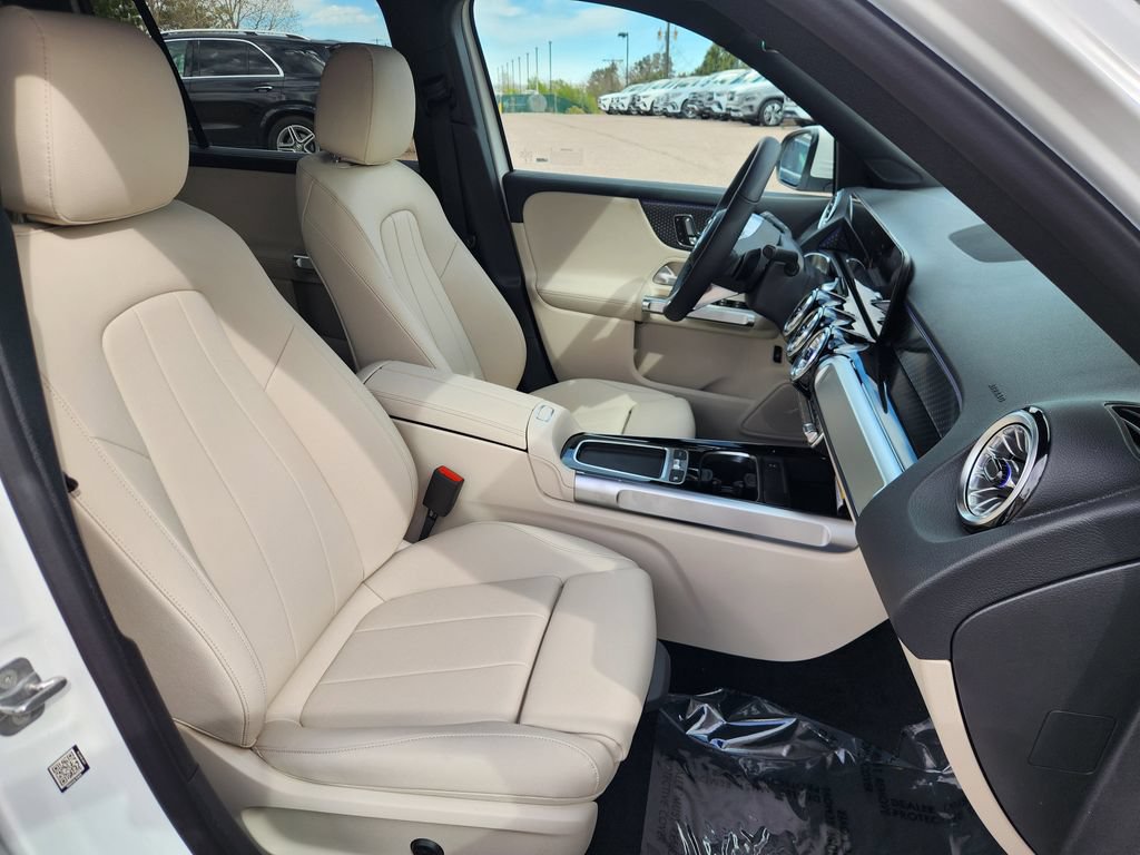 New 2026 Mercedes-Benz GLB 250 4MATIC image 16