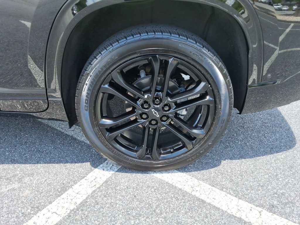 Certified 2025 Chevrolet Traverse High Country FWD image 11