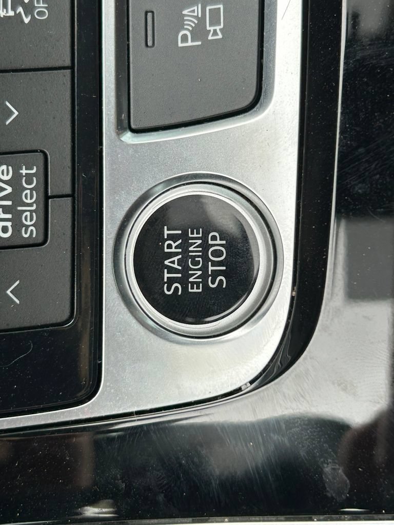 Used 2023 Audi Q8 Premium Plus w/ Premium Plus Package AWD/4WD image 33