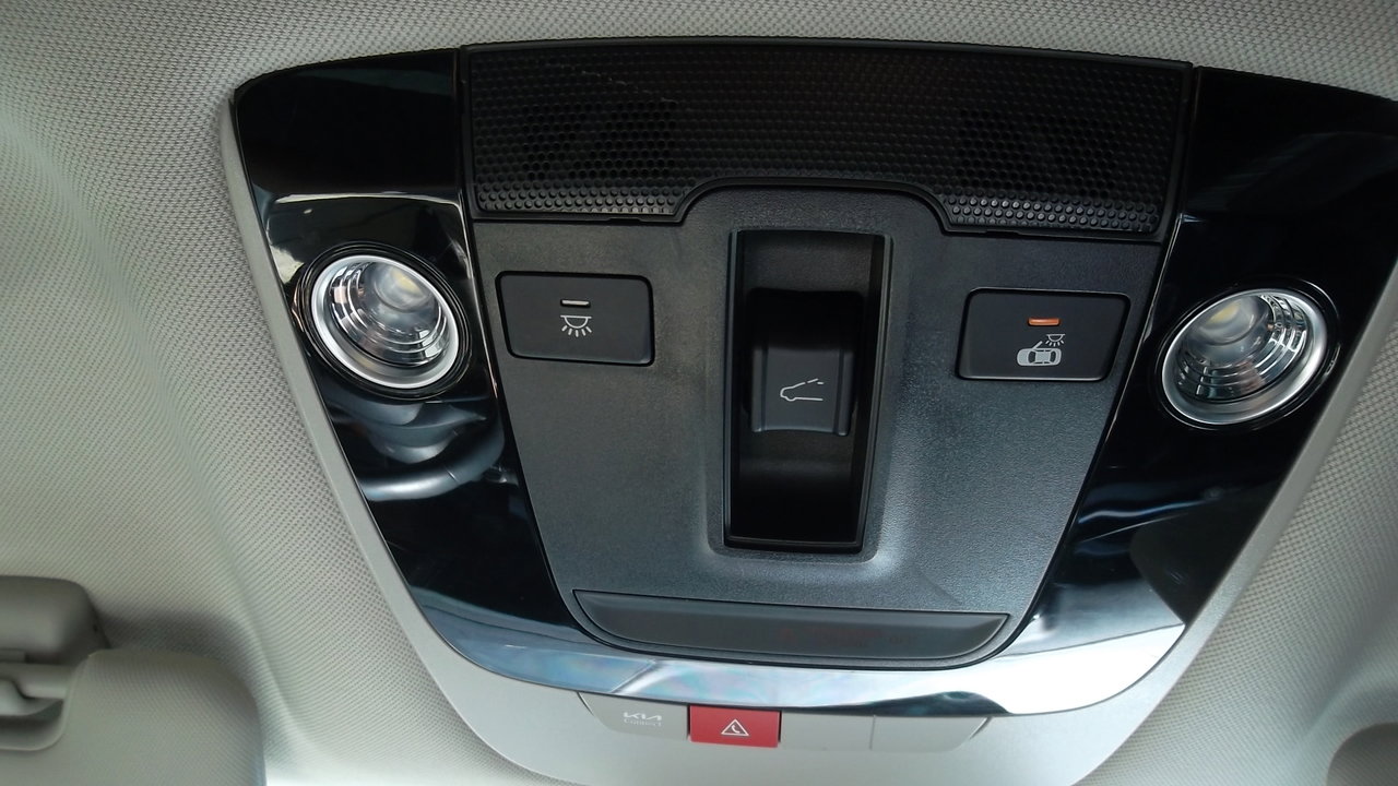 Used 2024 Kia Sportage SX FWD image 17