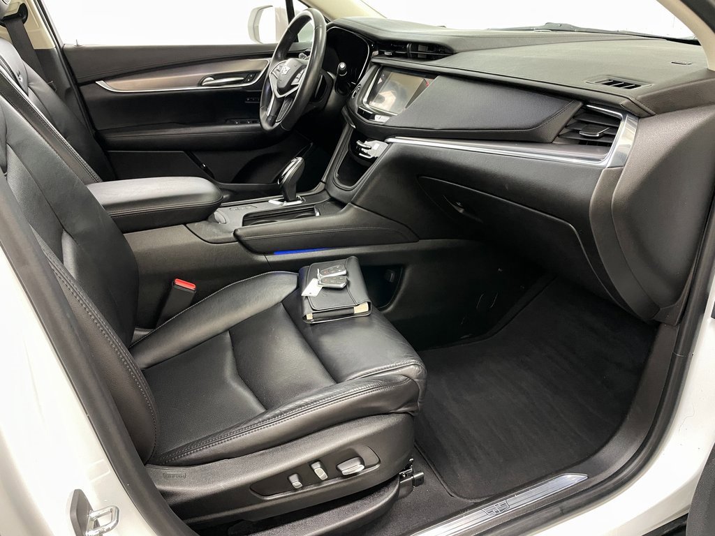 Used 2017 Cadillac XT5 Luxury w/ Driver Awareness Package image 42
