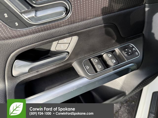 Used 2023 Mercedes-Benz GLB 250 4MATIC image 23