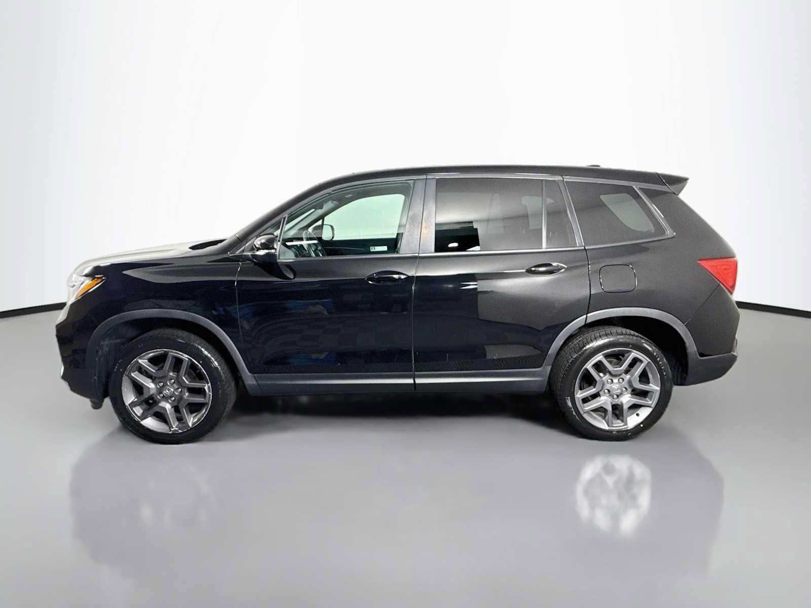 Used 2023 Honda Passport EX-L image 4