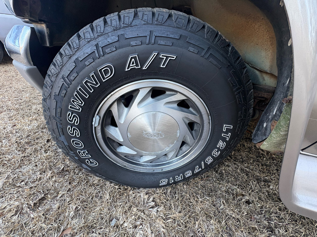 Used 1995 Ford E-150 and Econoline 150 image 17