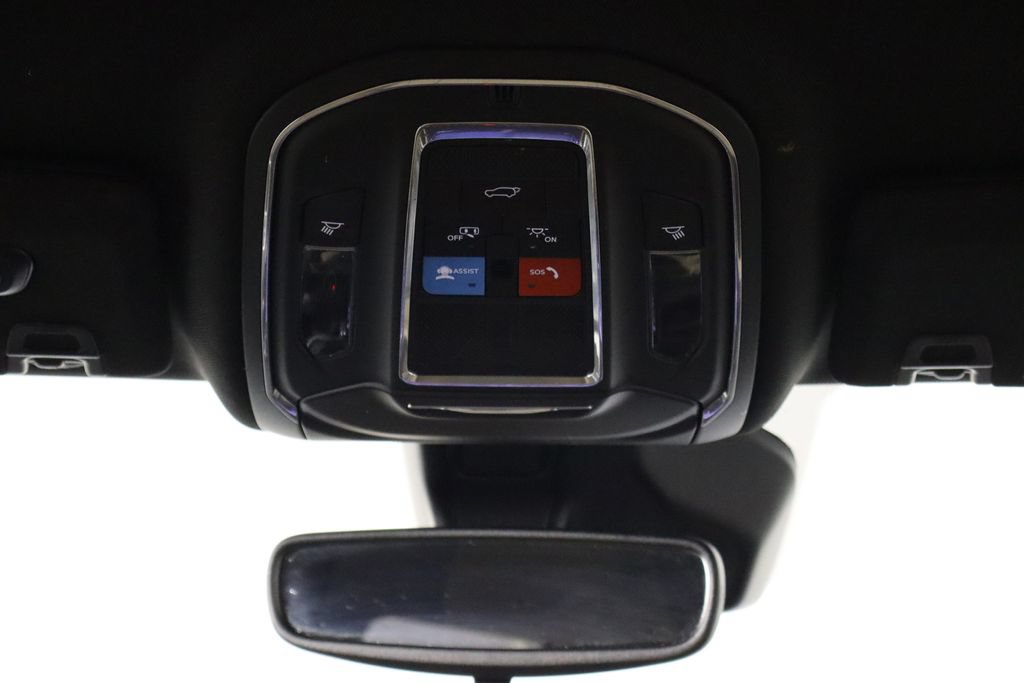 Used 2023 Jeep Grand Cherokee Limited AWD/4WD image 25