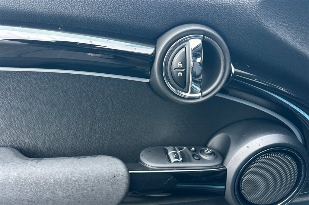 Used 2023 MINI Cooper S w/ Signature Upholstery Package image 11