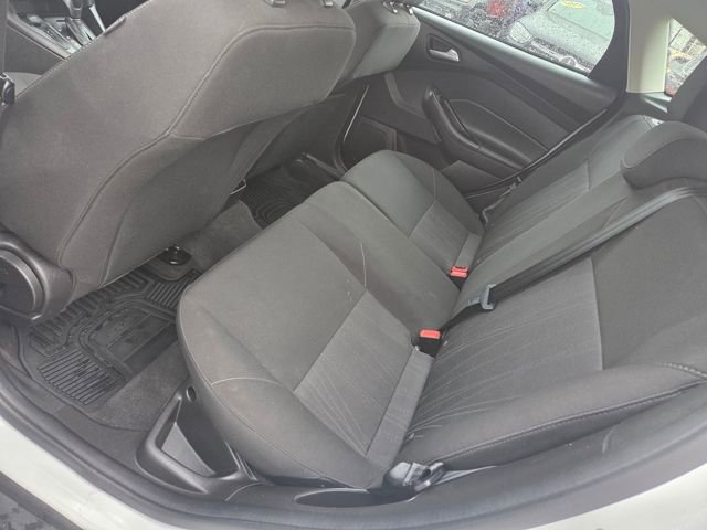 Used 2018 Ford Focus SE w/ Cold Weather Package image 21