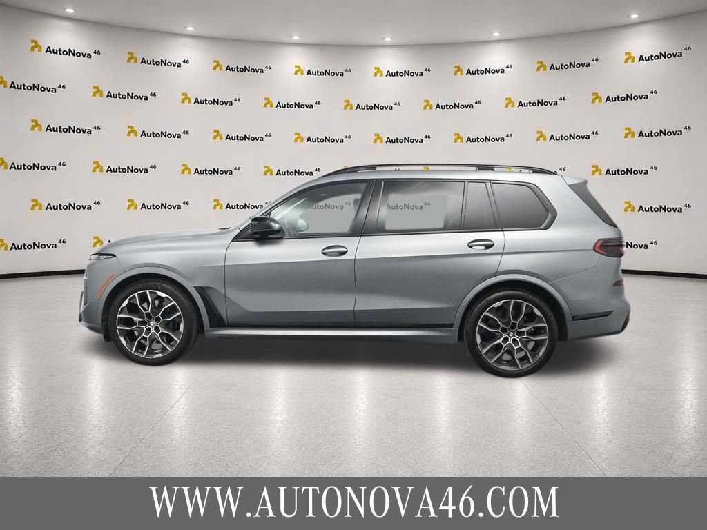Used 2023 BMW X7 M60i w/ Executive Package AWD/4WD image 3
