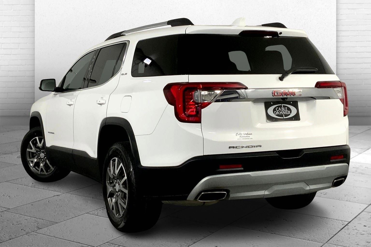 Used 2023 GMC Acadia SLE w/ Driver Convenience Package image 11