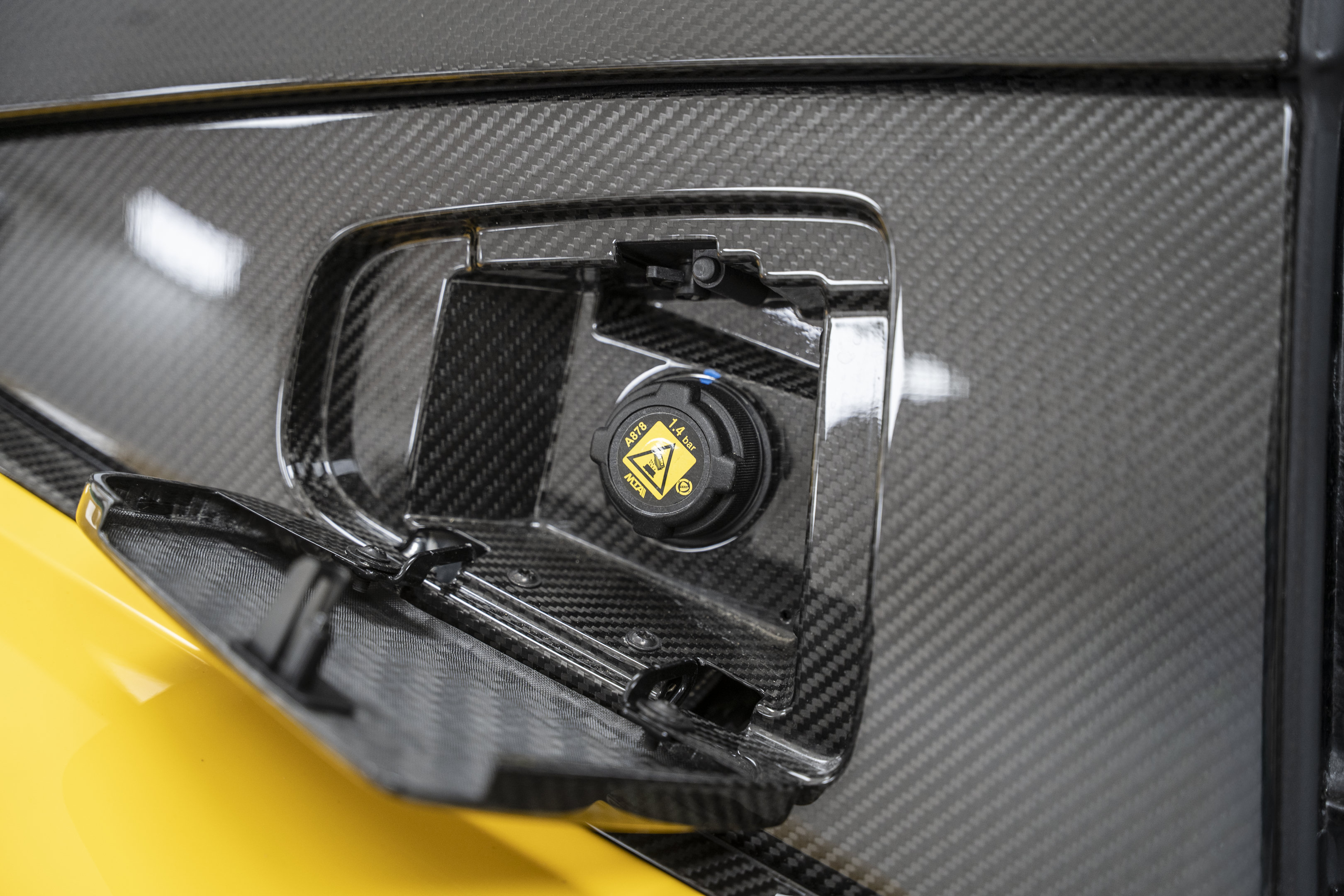 Used 2019 McLaren Senna RWD image 53