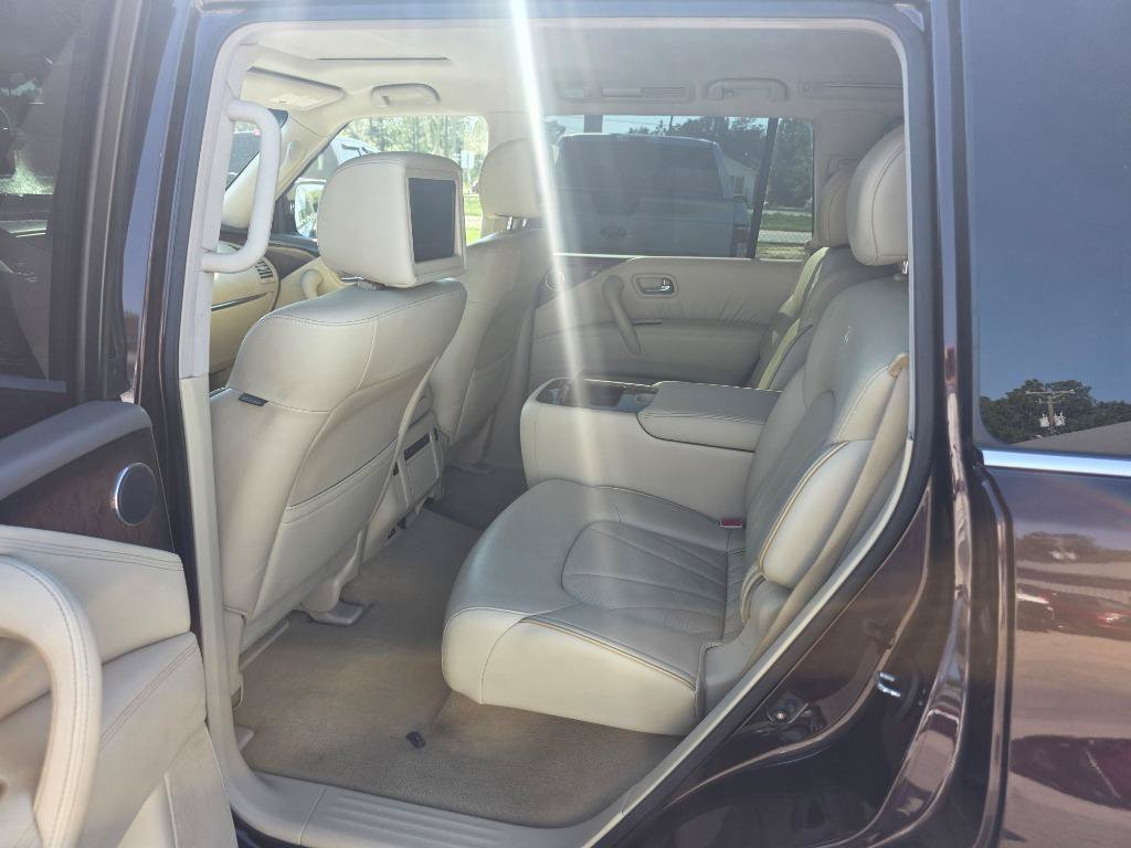 Used 2012 INFINITI QX56 4WD w/ Deluxe Touring Pkg image 7