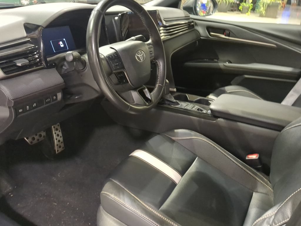Used 2025 Toyota Camry SE FWD image 15