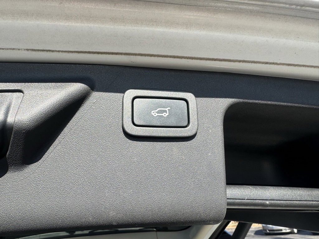 Used 2016 Land Rover Discovery Sport HSE image 6