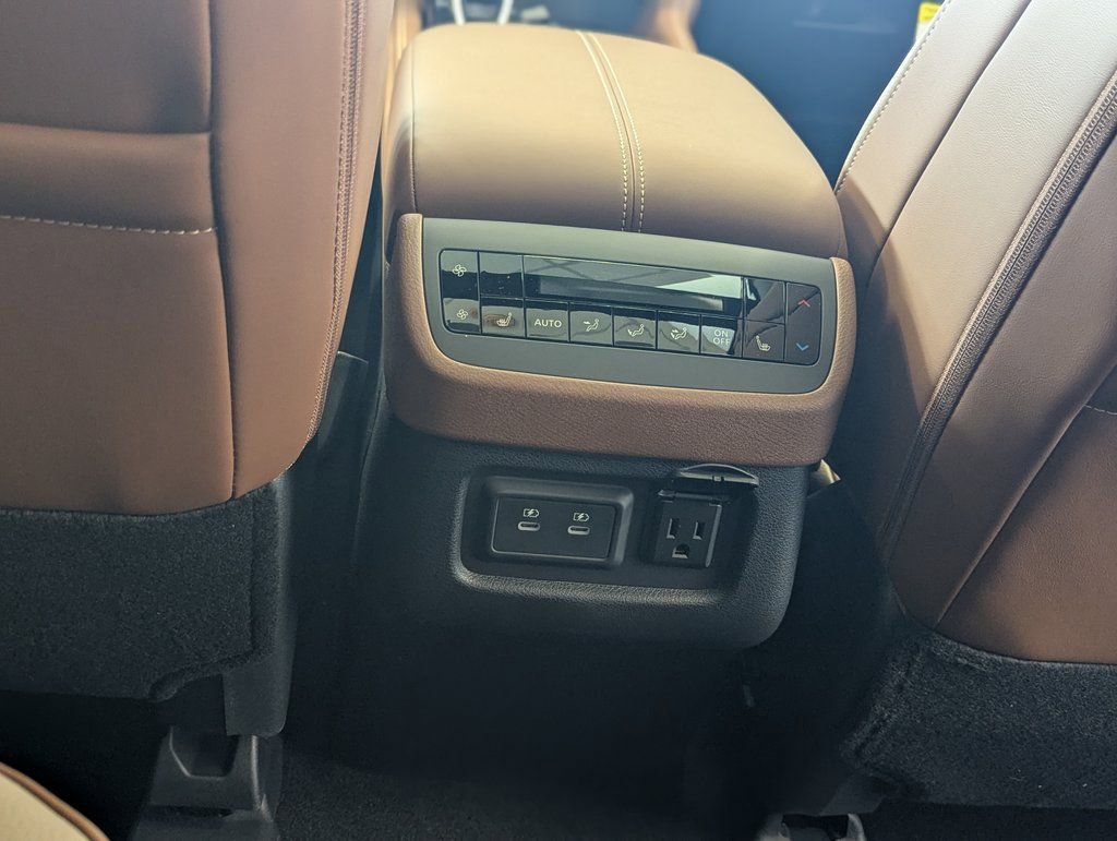 New 2026 Nissan Pathfinder Platinum image 15