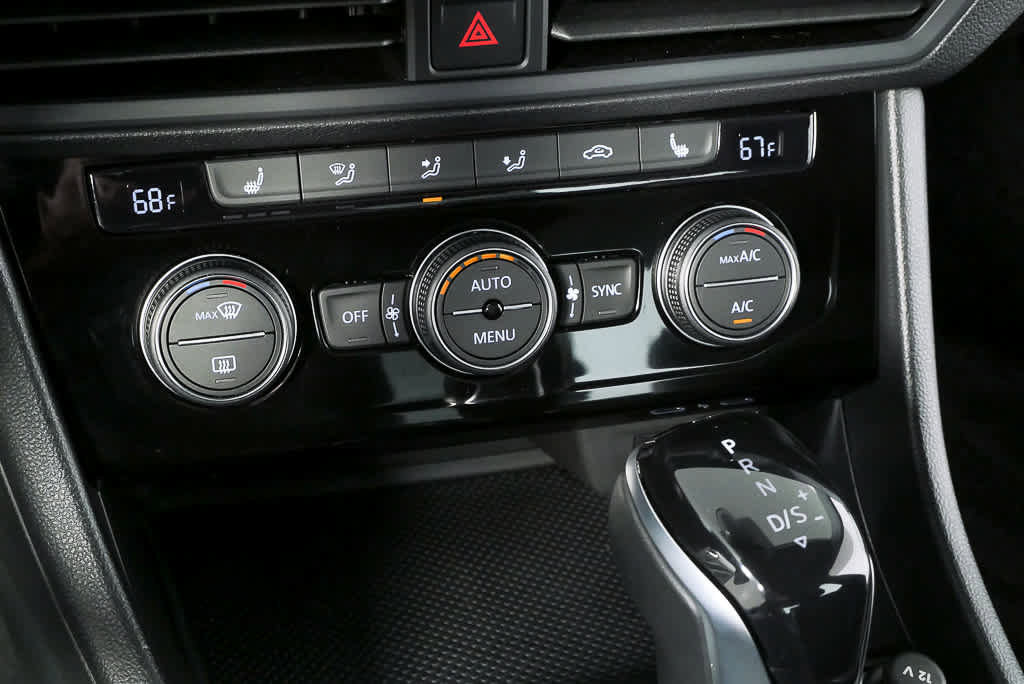 Used 2023 Volkswagen Jetta SE image 18