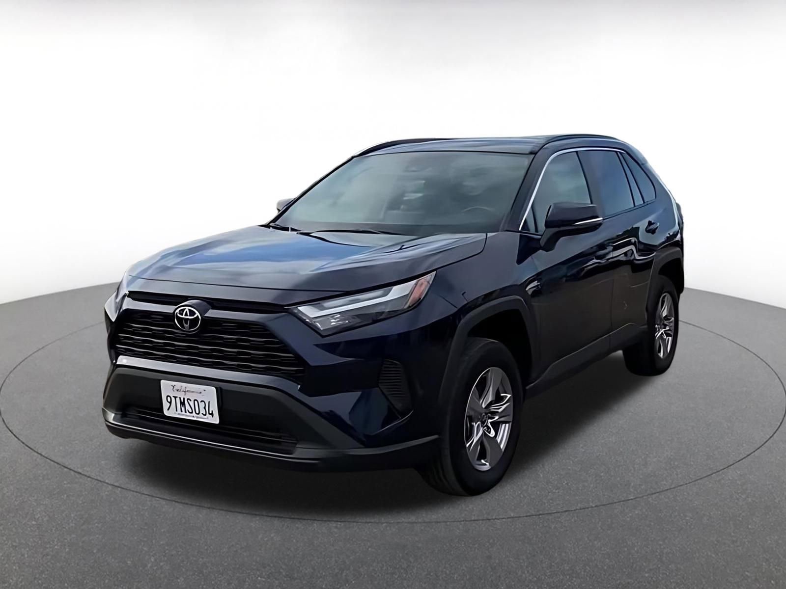 Used 2025 Toyota RAV4 XLE w/ Convenience Package image 7