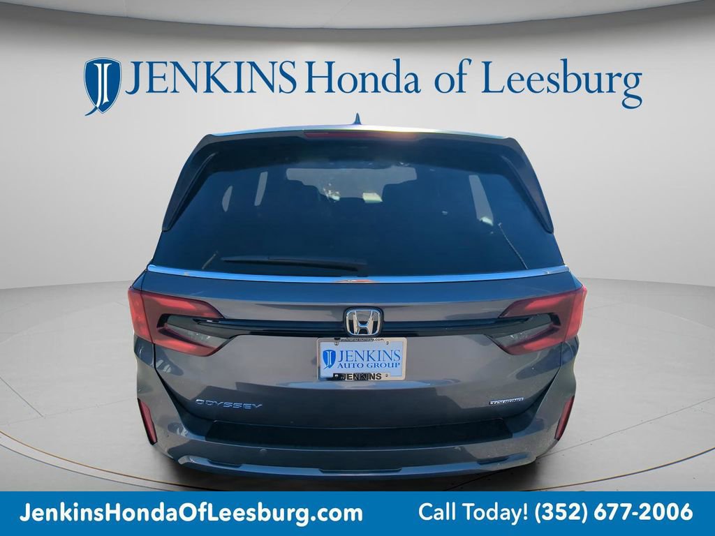 New 2026 Honda Odyssey Touring image 4