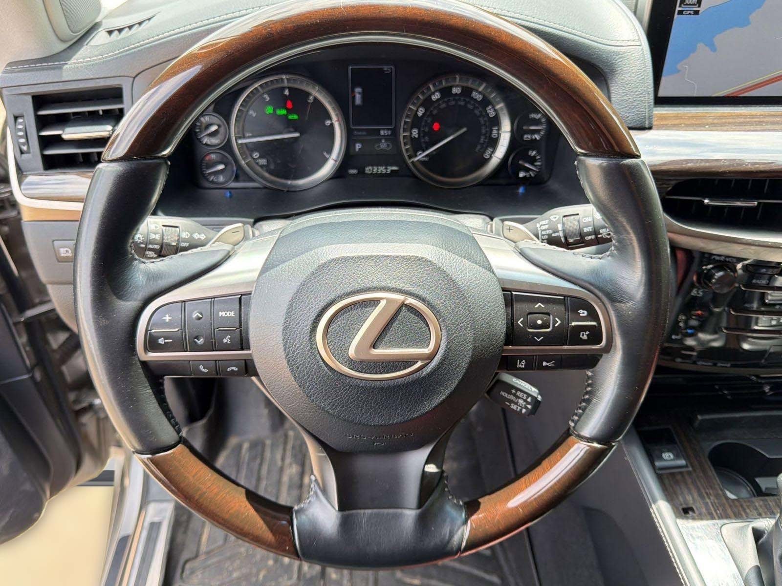 Used 2019 Lexus LX 570 4WD image 16