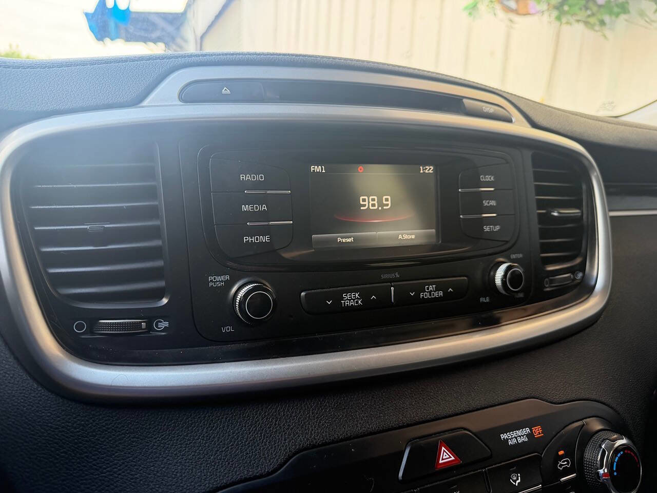 Used 2016 Kia Sorento LX image 21