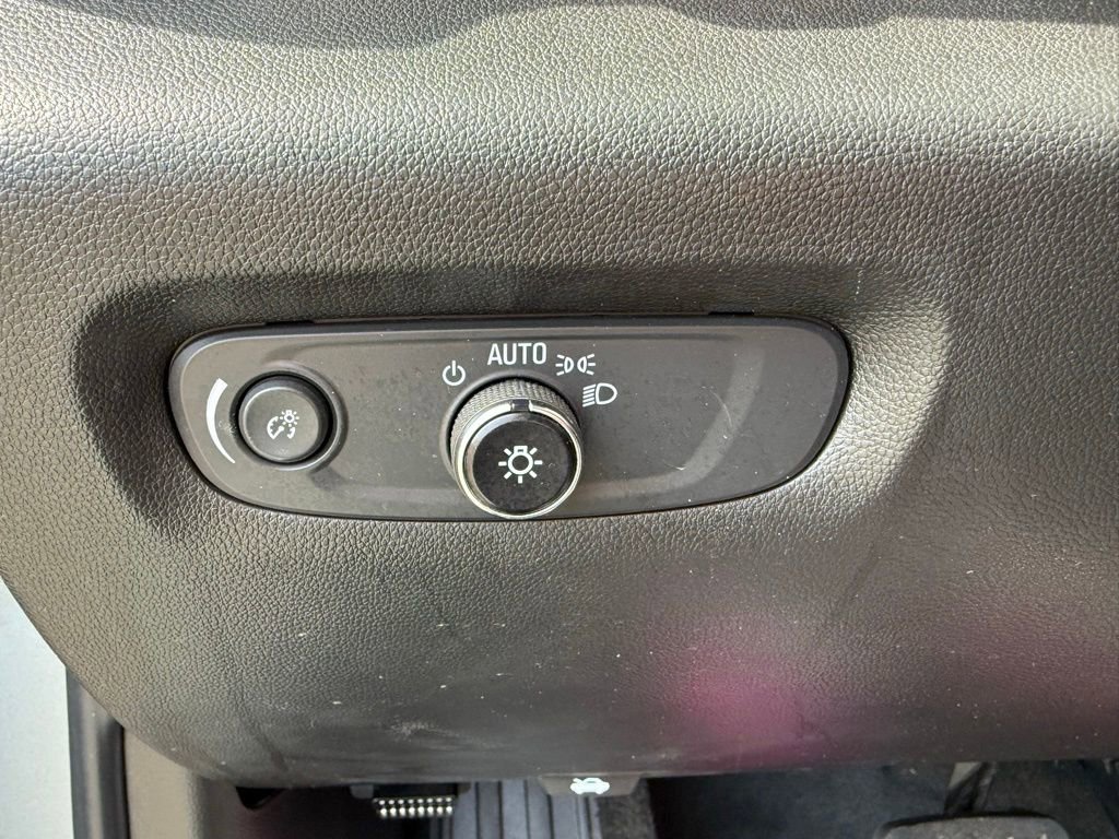 Used 2023 Chevrolet Traverse Premier w/ Redline Edition image 29