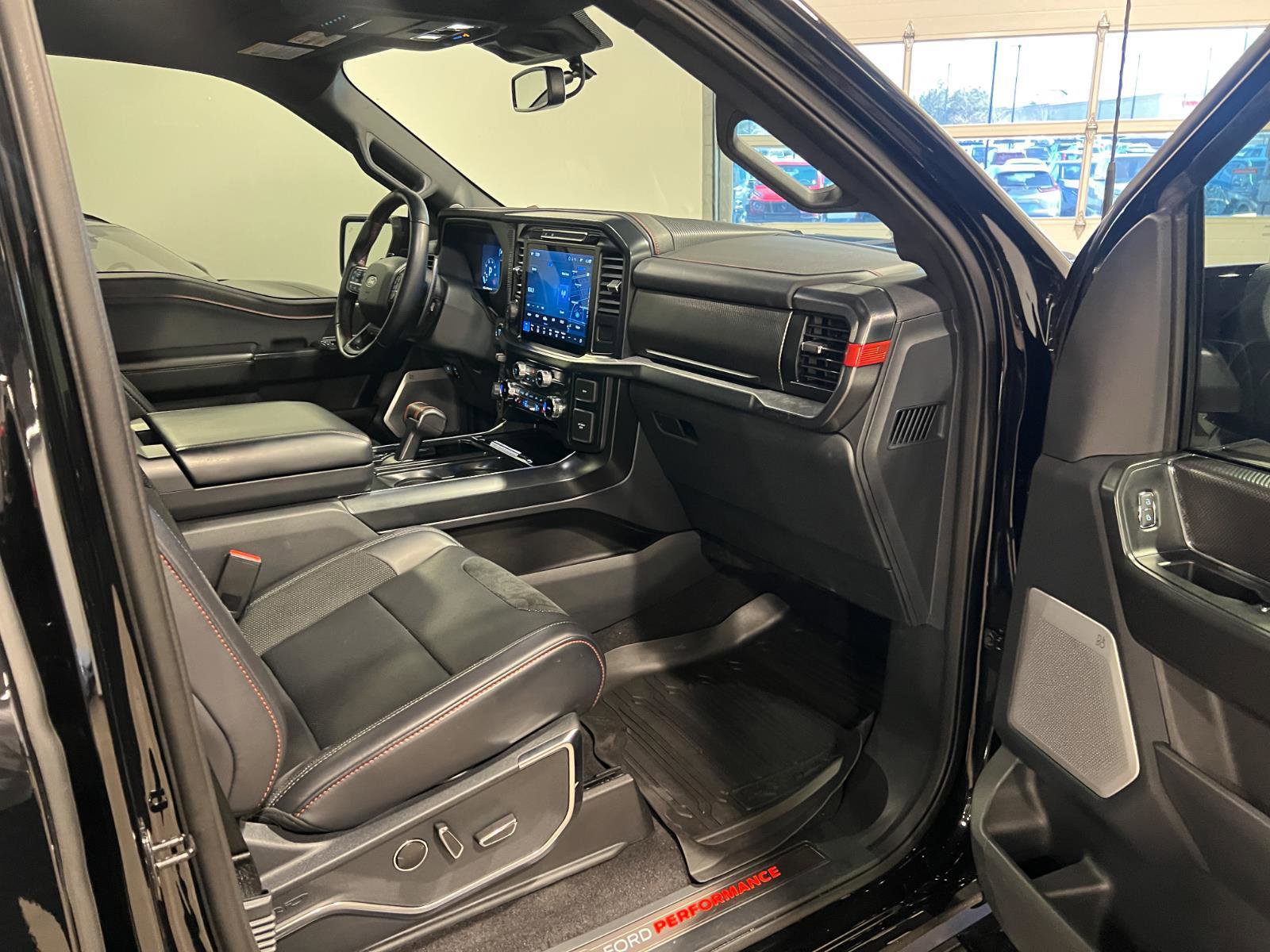 Used 2025 Ford F150 Raptor AWD/4WD image 39