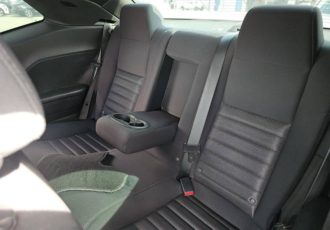 Used 2010 Dodge Challenger SE RWD image 15