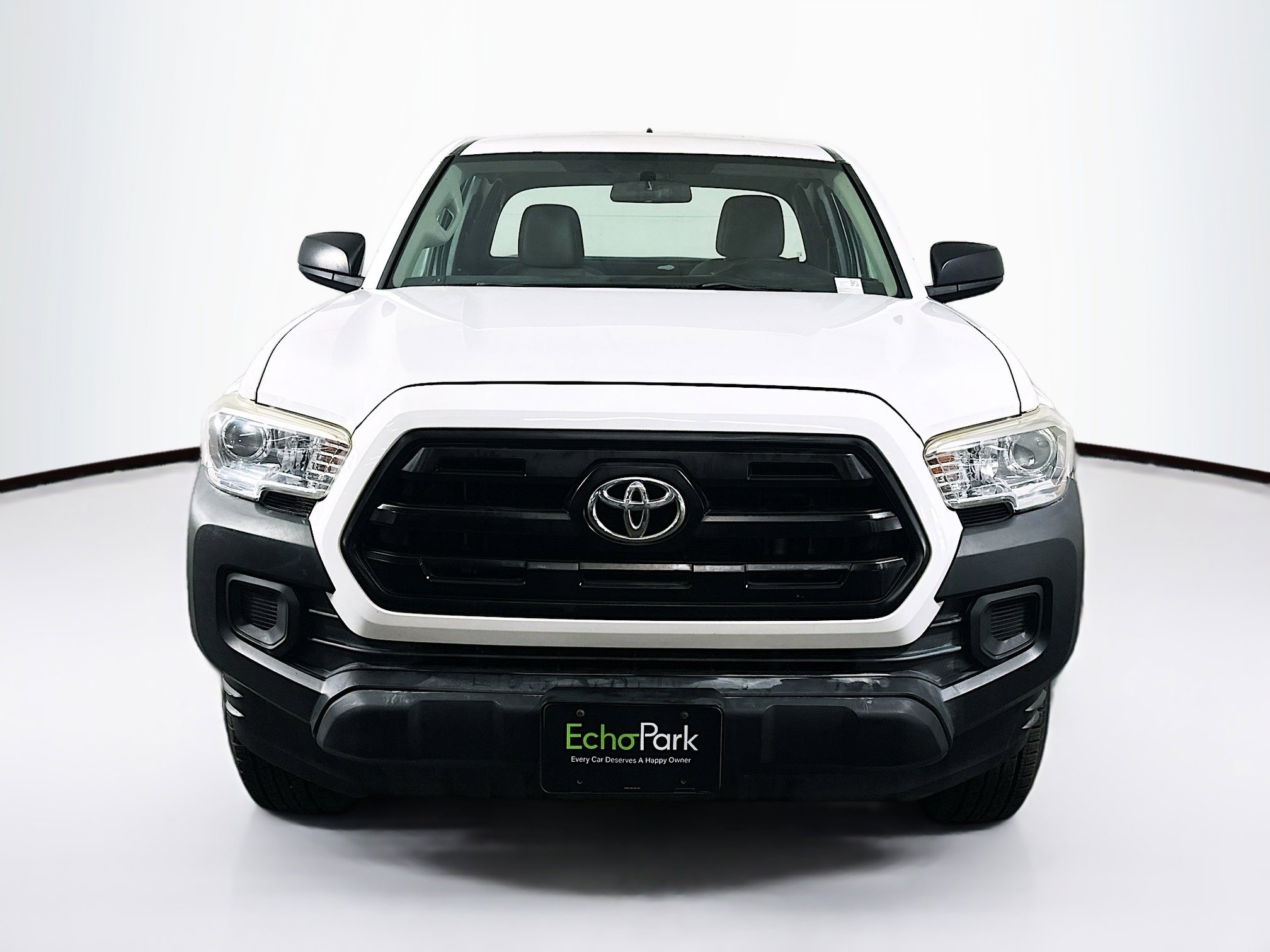 Used 2016 Toyota Tacoma SR RWD image 2