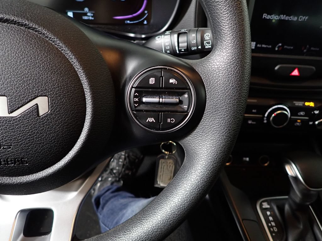 Used 2025 Kia Soul LX w/ LX Technology Package FWD image 22