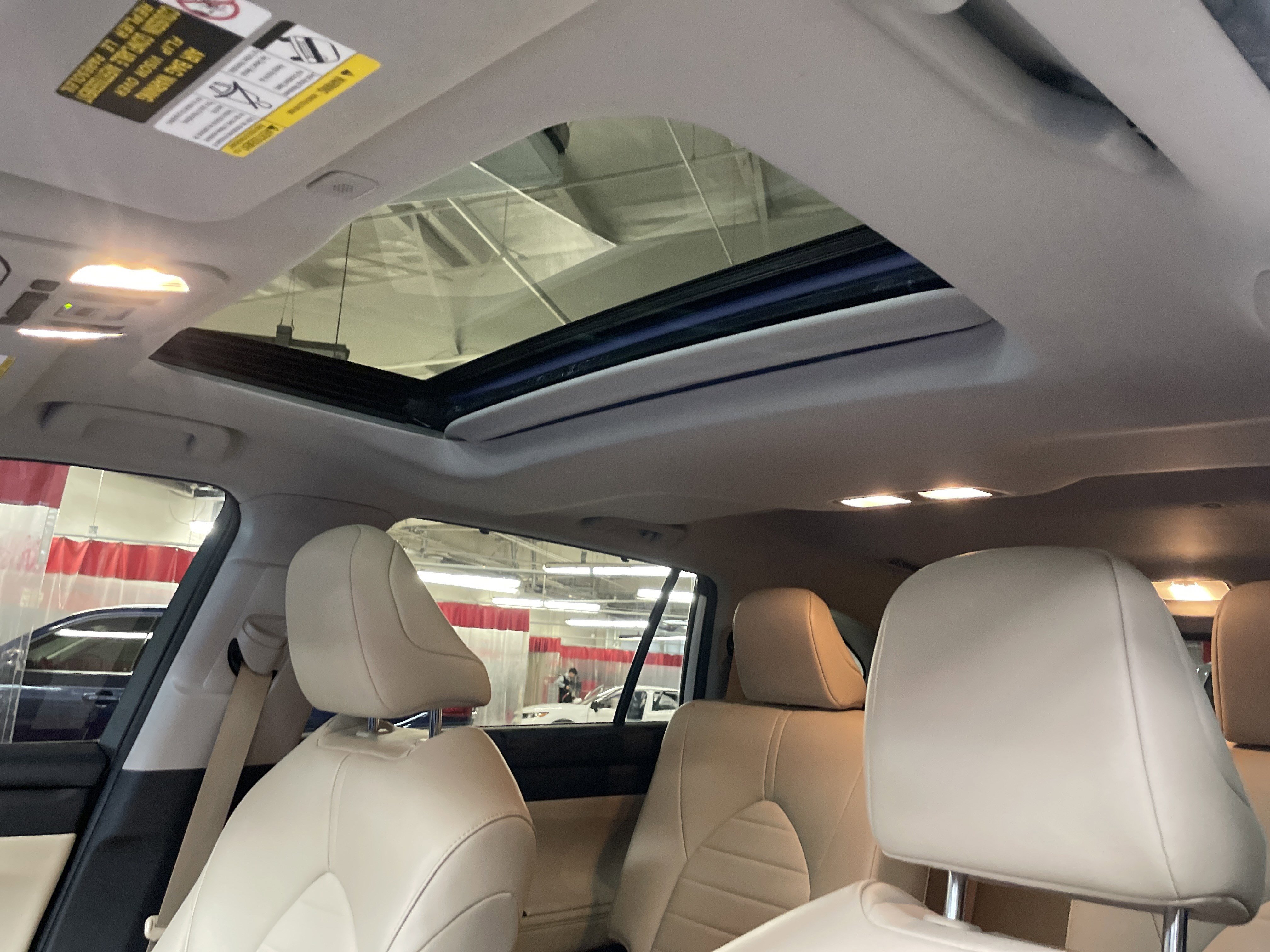 Used 2023 Toyota Highlander XLE image 28